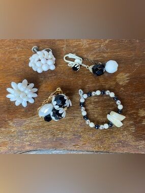 Black and White Beaded Crafting Jewelry